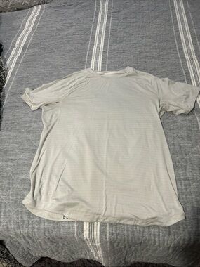 lululemon athletica Light Gray Short-Sleeve Crew Shirt